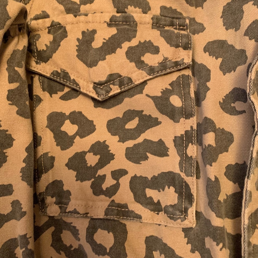 Forever 21 Canvas Leopard Print Utility Jacket Si… - image 4